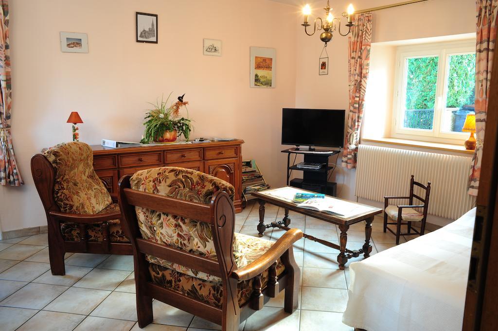 Au Pied Du Chateau Lichtenberg Room photo